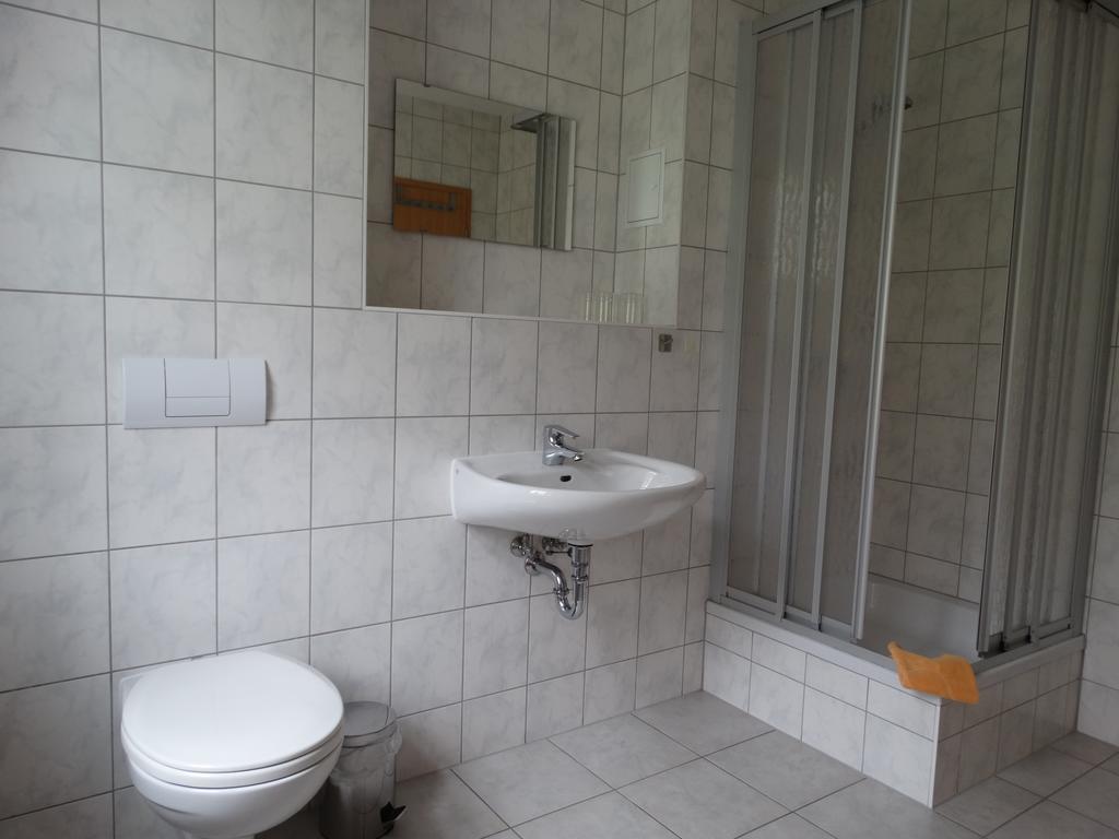 Apartments Und Bistro Zum Glasmacher Gehlberg Ngoại thất bức ảnh