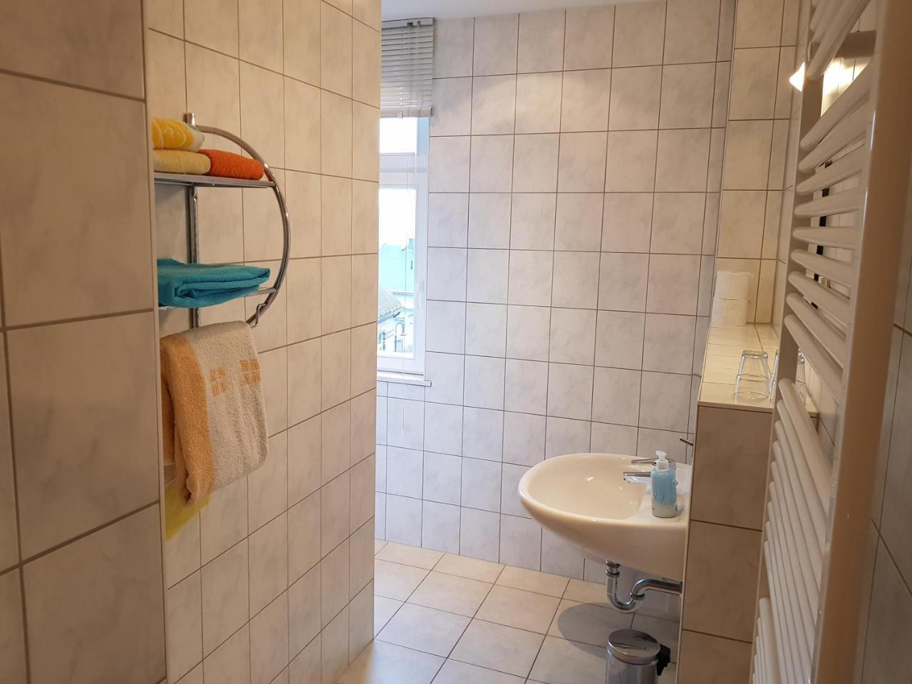 Apartments Und Bistro Zum Glasmacher Gehlberg Ngoại thất bức ảnh
