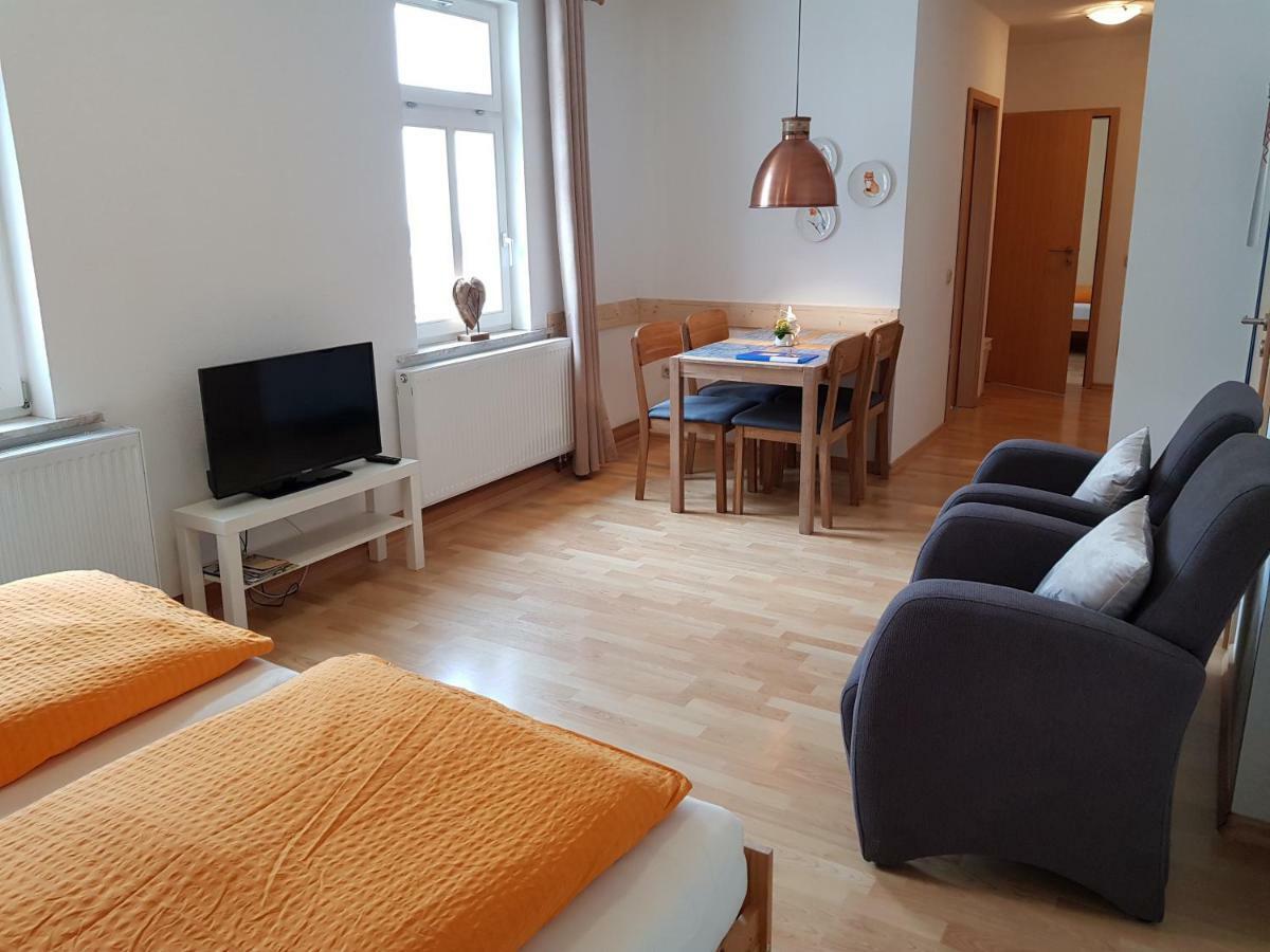 Apartments Und Bistro Zum Glasmacher Gehlberg Ngoại thất bức ảnh