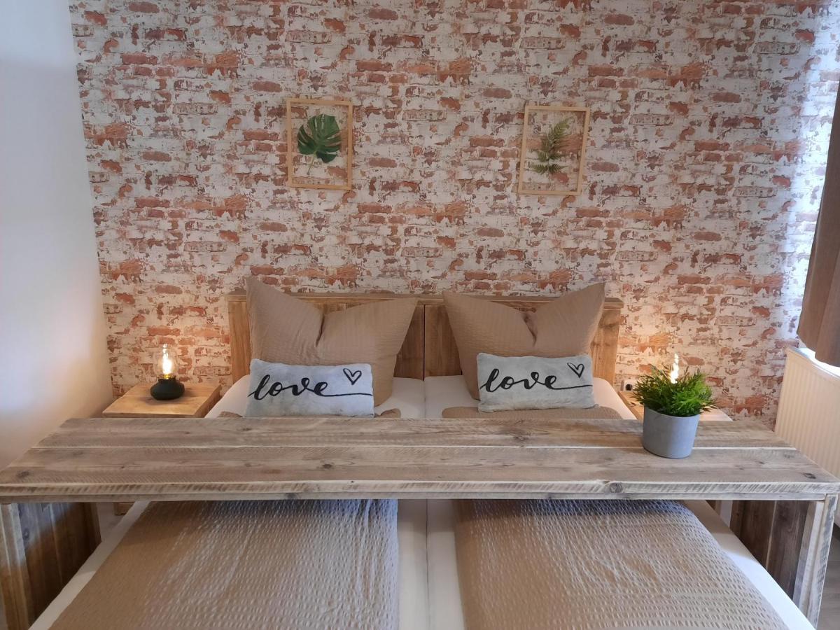 Apartments Und Bistro Zum Glasmacher Gehlberg Ngoại thất bức ảnh
