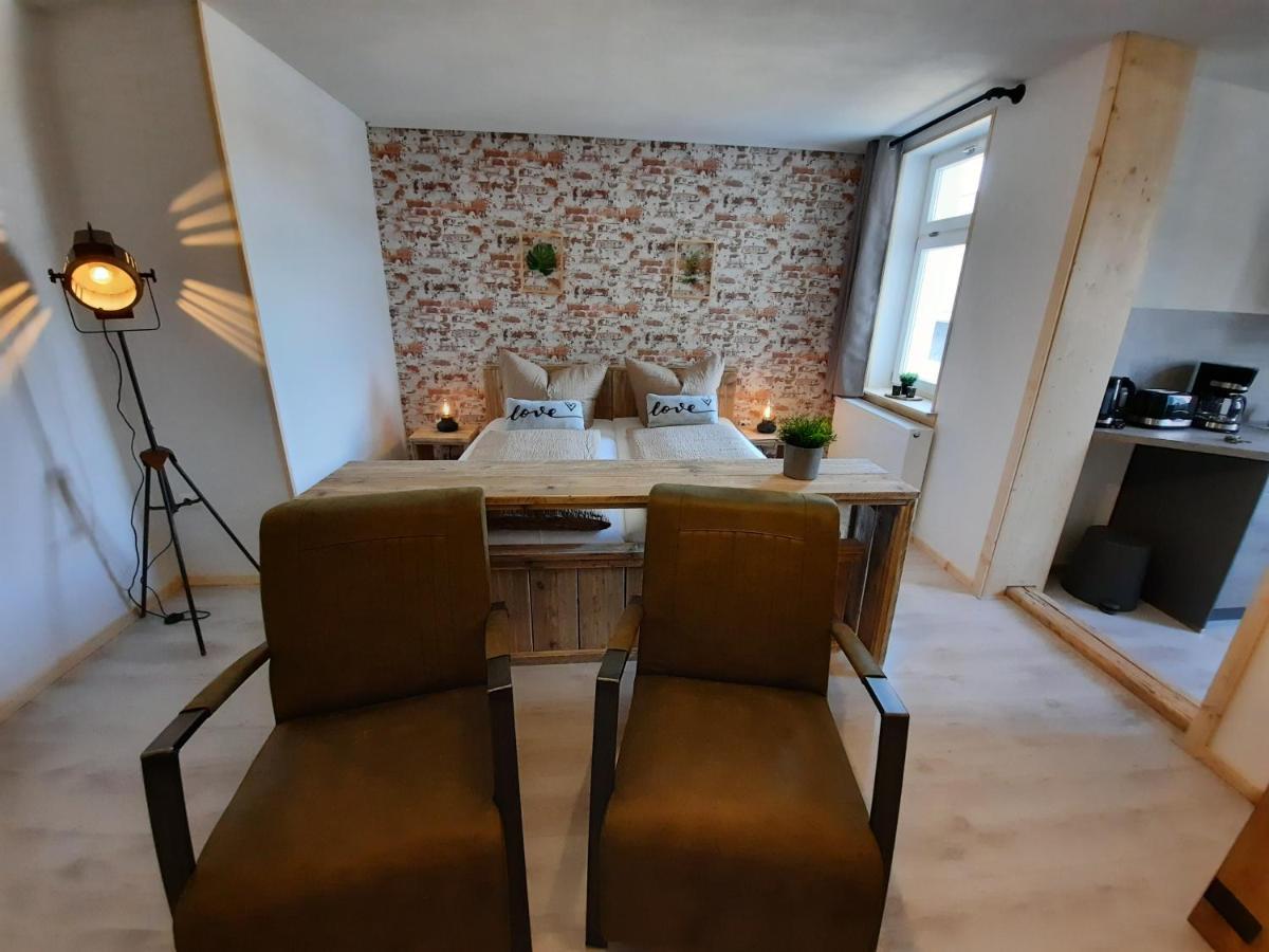 Apartments Und Bistro Zum Glasmacher Gehlberg Ngoại thất bức ảnh